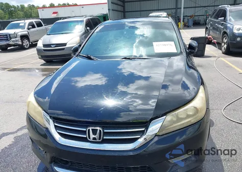 2013 Honda Accord Touring z USA, uszkodzony, nr VIN 1HGCR3F98DA042623